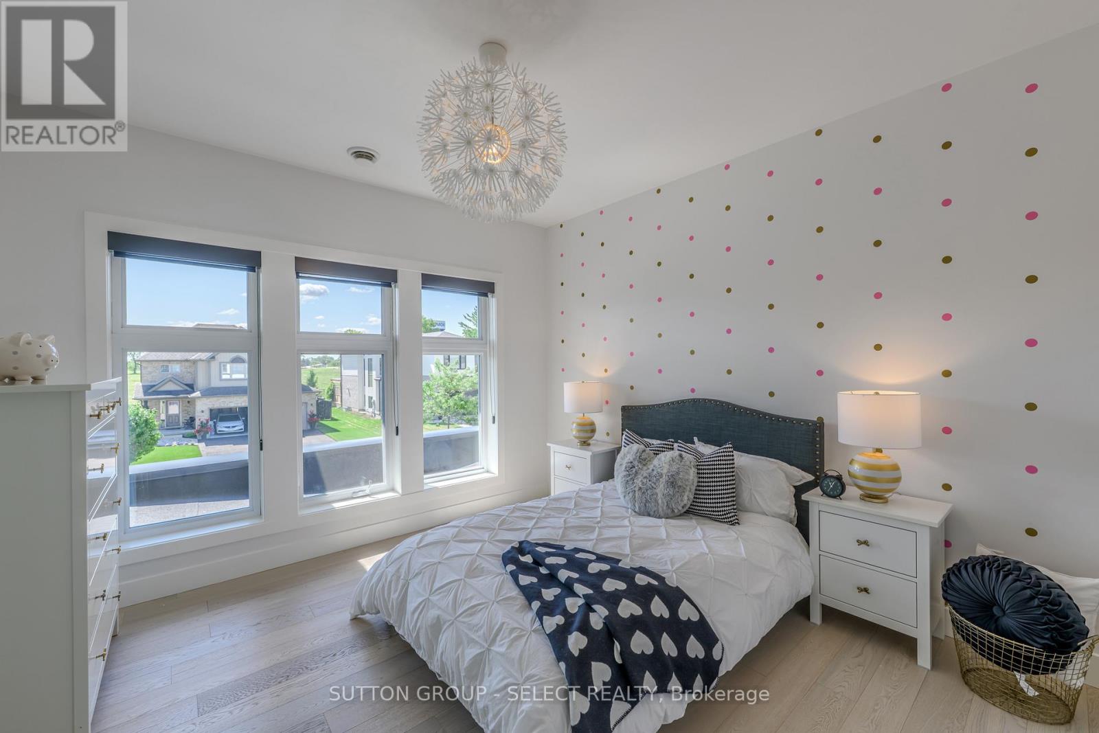 Photo 27 of 49 for 7 Valleyview Crescent