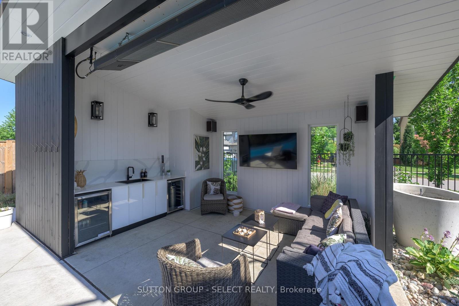 Photo 42 of 49 for 7 Valleyview Crescent