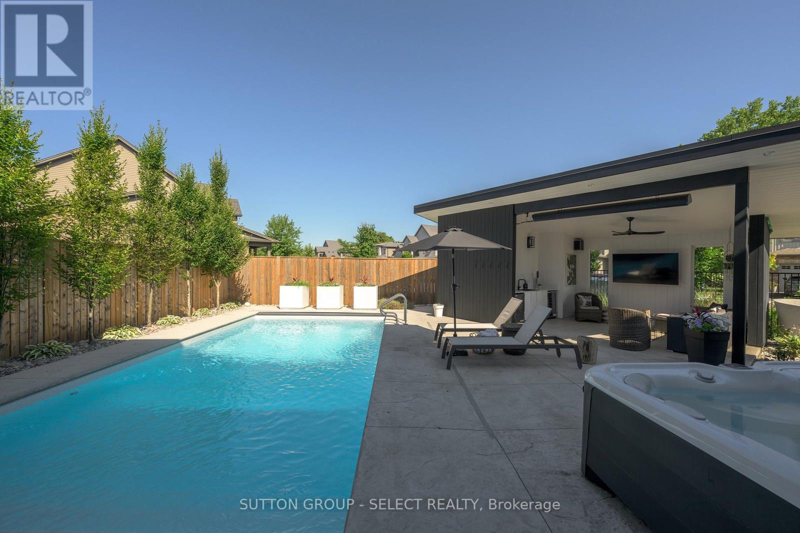 Photo 43 of 49 for 7 Valleyview Crescent