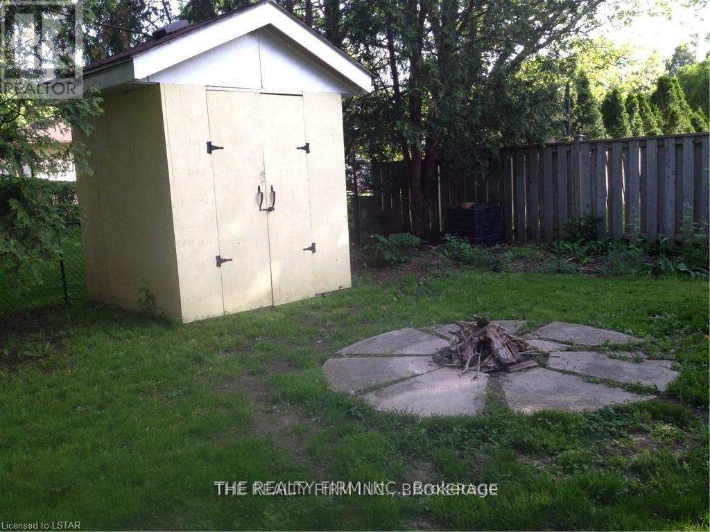 683 Fanshawe Park Road E, London North (North H), Ontario  N5X 1L4 - Photo 15 - X12758522