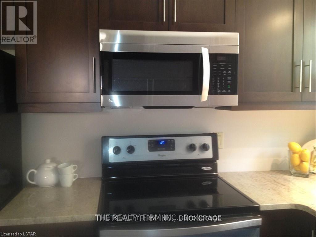 683 Fanshawe Park Road E, London North (North H), Ontario  N5X 1L4 - Photo 7 - X12758522