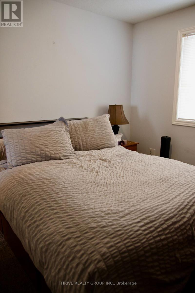 803 Wild Rose Lane, London North (North M), Ontario  N6H 5X4 - Photo 13 - X12758616