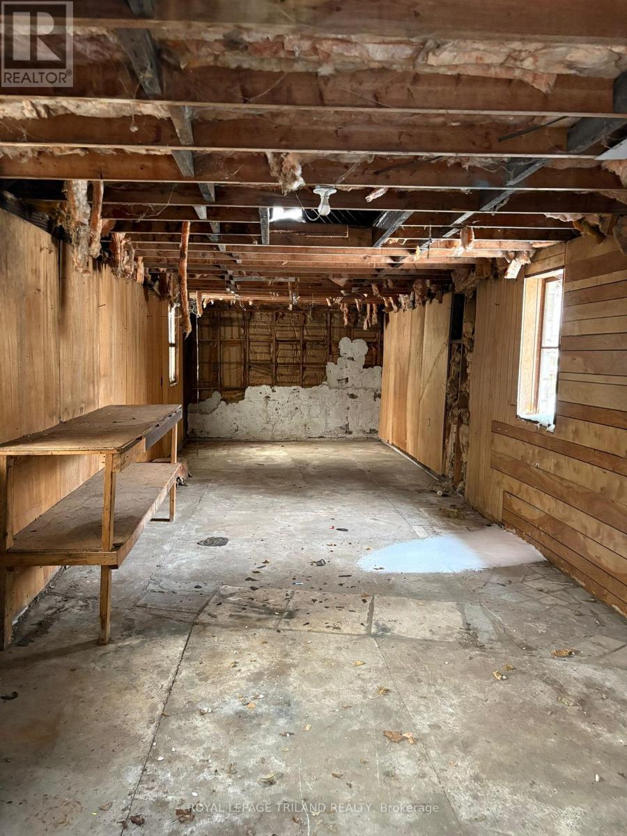 Photo 12 of 18 for 686 Elias Street