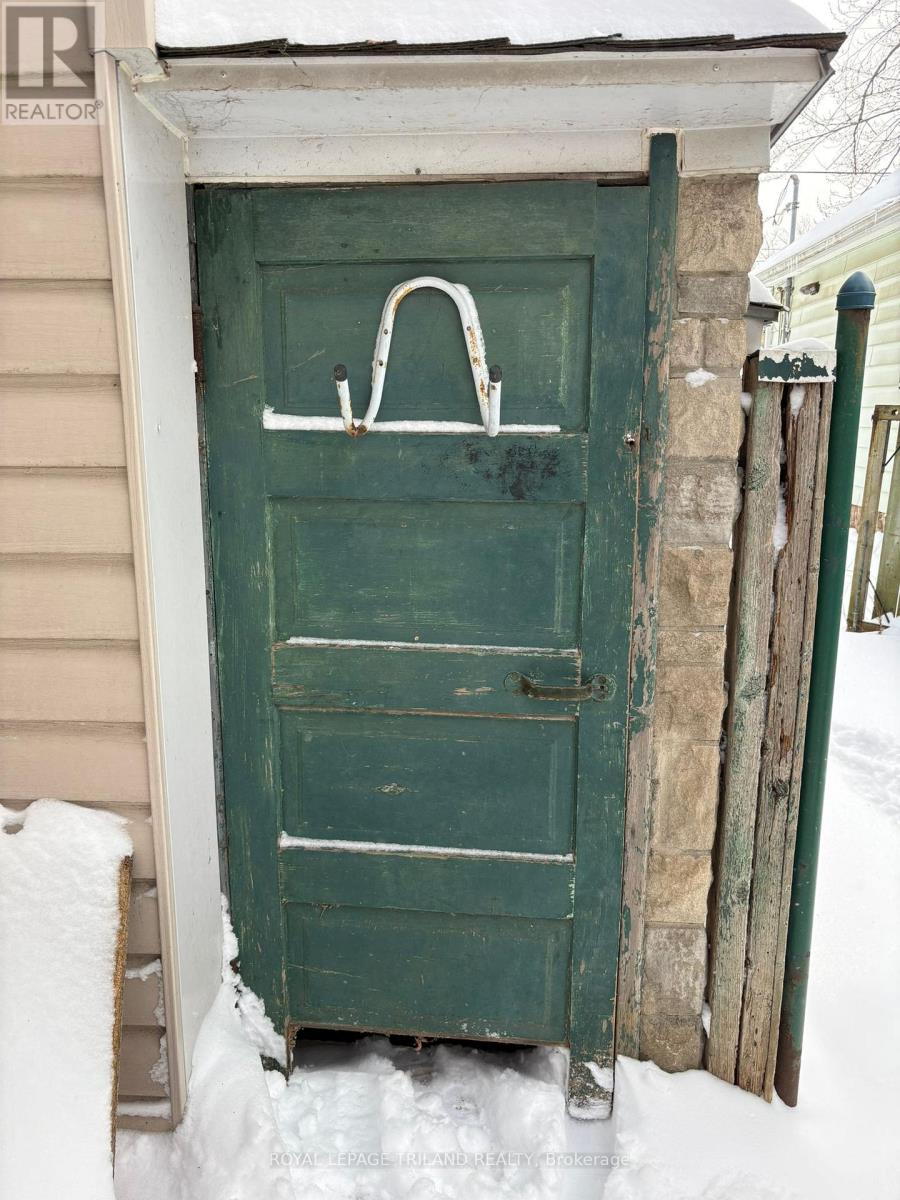 Photo 13 of 18 for 686 Elias Street