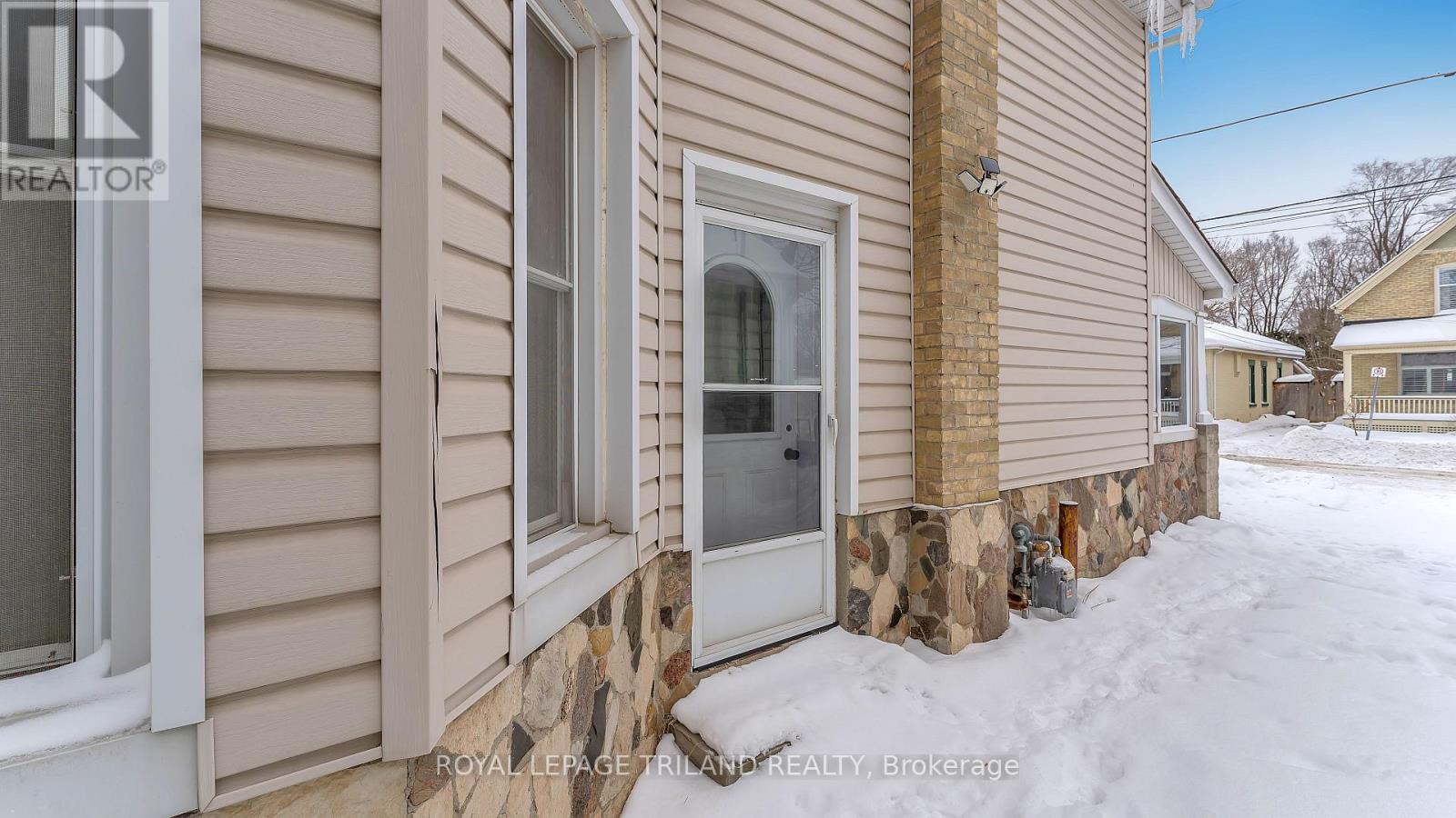 Photo 6 of 18 for 686 Elias Street