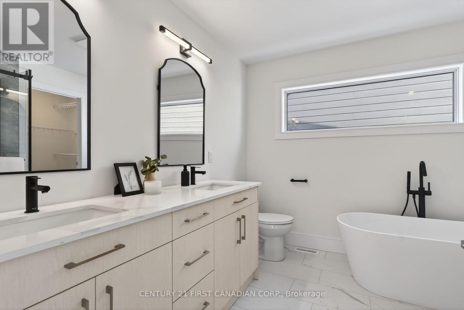 Photo 18 of 34 for 12 Sheldabren Street