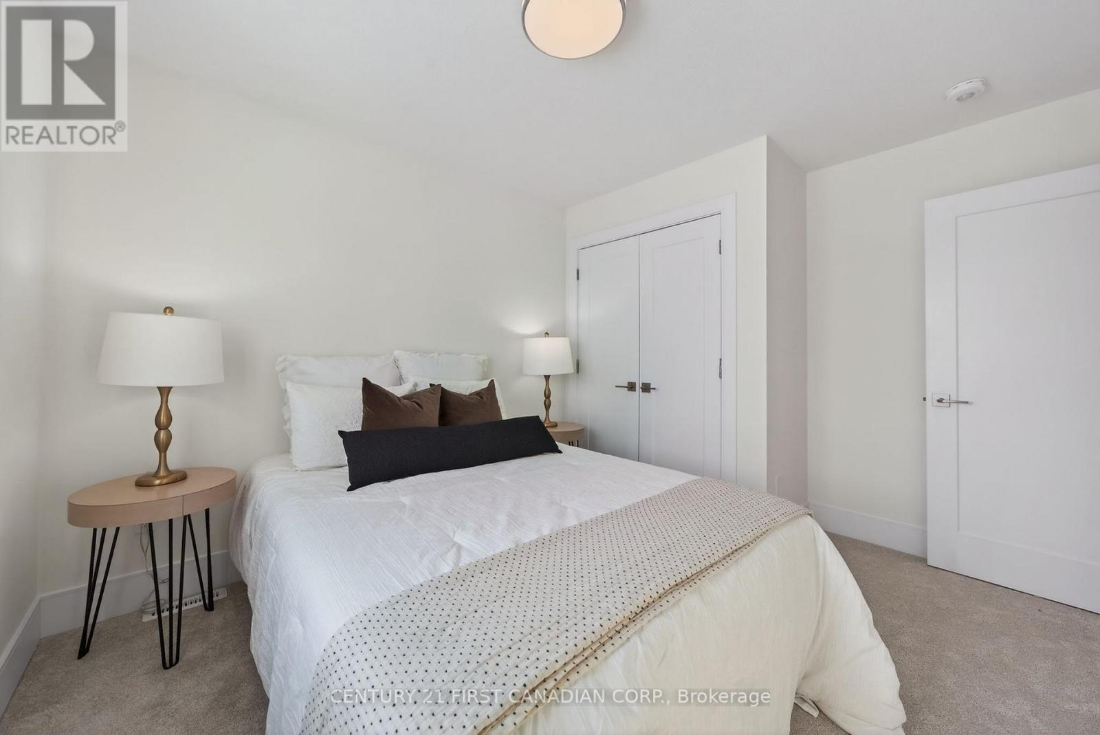 Photo 25 of 34 for 12 Sheldabren Street