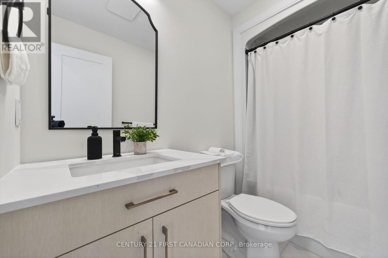 12 Sheldabren Street, North Middlesex, Ontario  N0M 1A0 - Photo 28 - X12758938