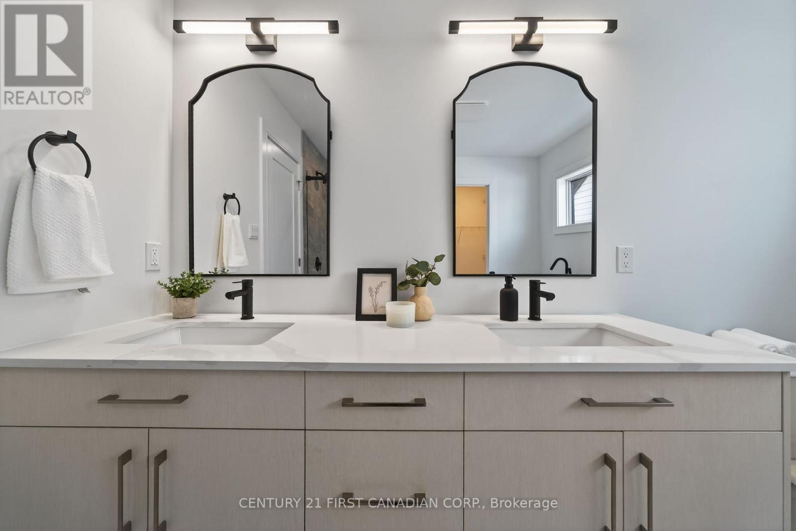 12 Sheldabren Street, North Middlesex, Ontario  N0M 1A0 - Photo 19 - X12758938