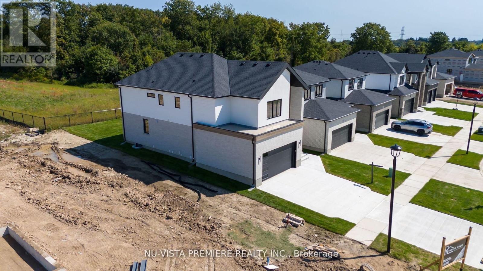 1181 Honeywood Drive, London South, Ontario  N6M 1C1 - Photo 4 - X12759006