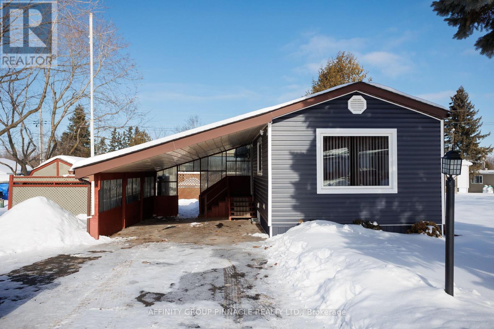 11 HOMEWOOD AVENUE, Kawartha Lakes, Ontario