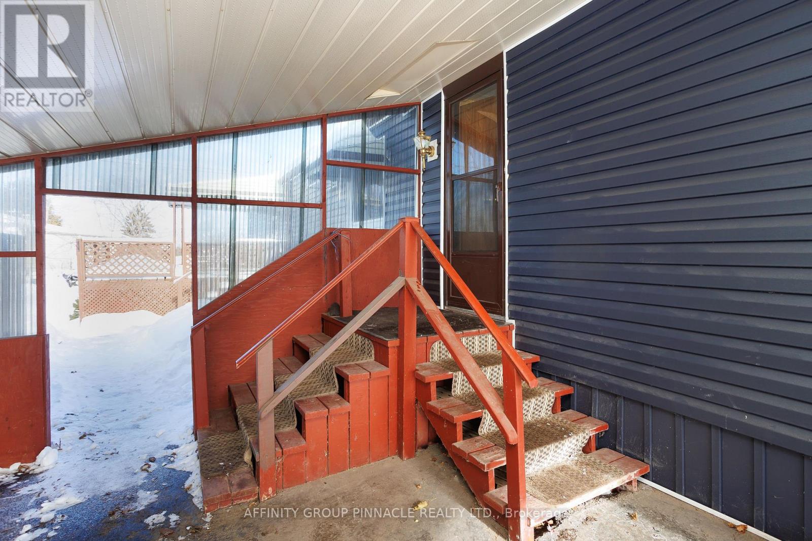 11 Homewood Avenue, Kawartha Lakes, Ontario  K9V 0H5 - Photo 6 - X12757198