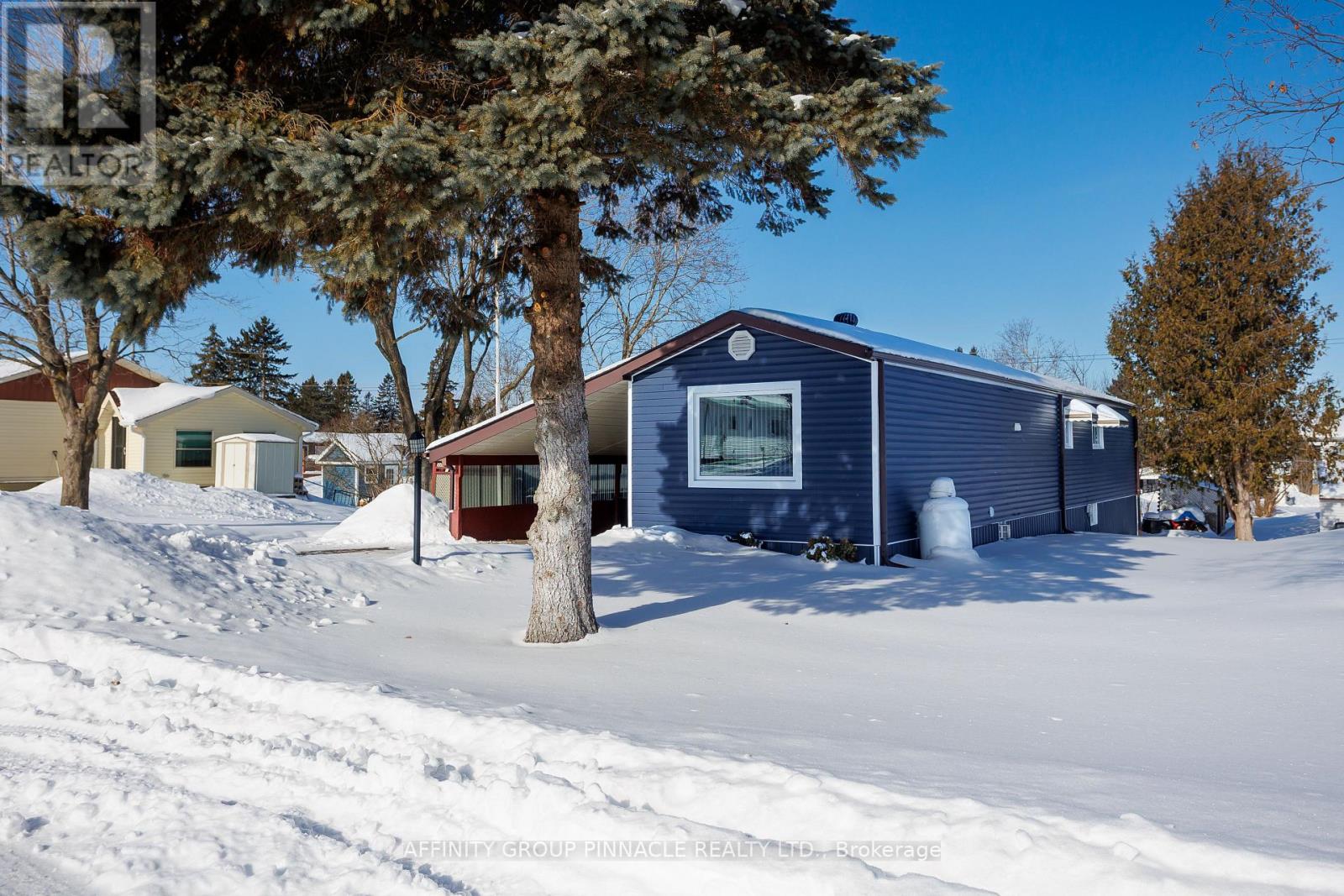 11 Homewood Avenue, Kawartha Lakes, Ontario  K9V 0H5 - Photo 4 - X12757198