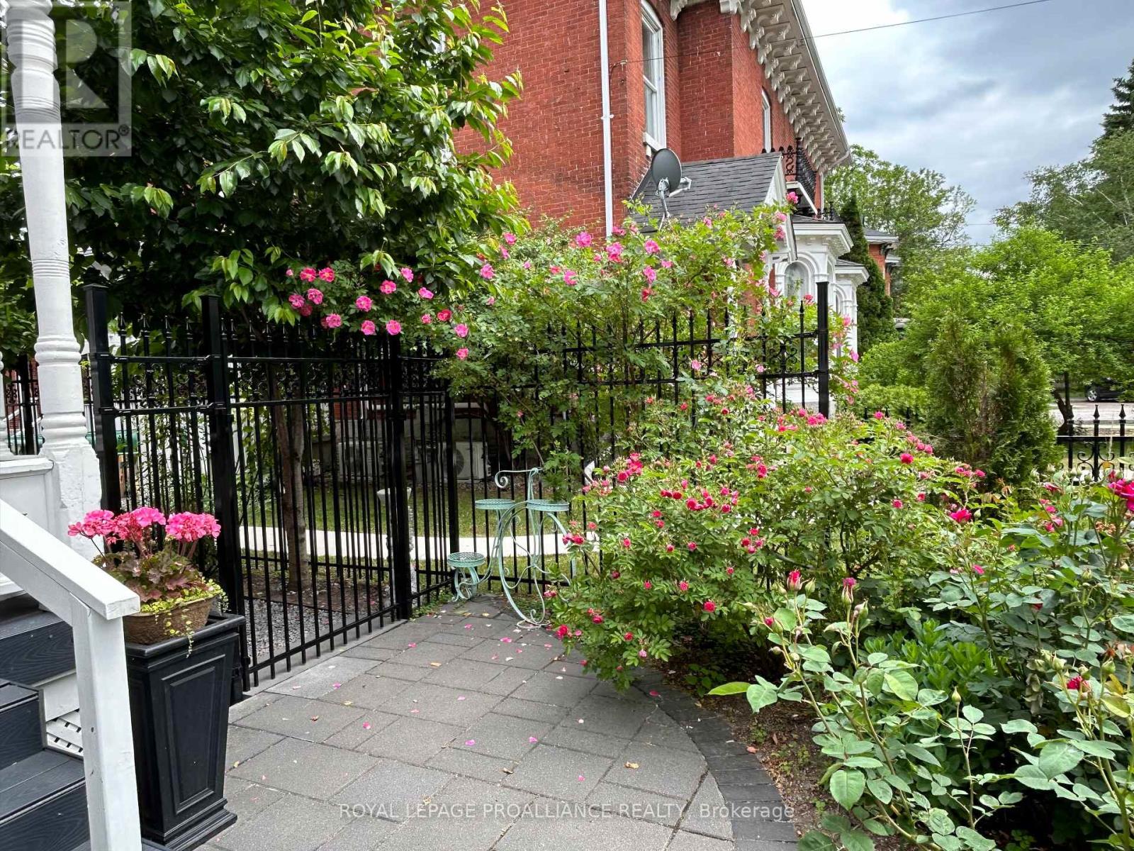 219 Charles Street, Belleville (Belleville Ward), Ontario  K8N 3M3 - Photo 14 - X12757704