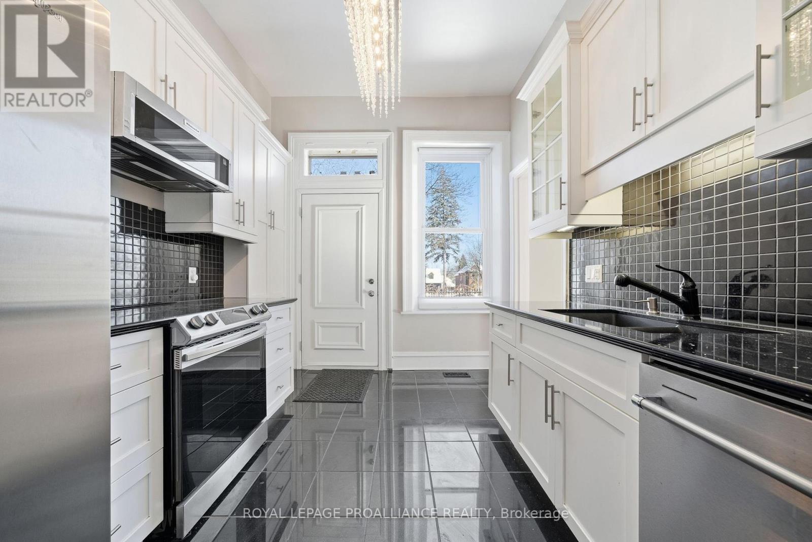 219 Charles Street, Belleville (Belleville Ward), Ontario  K8N 3M3 - Photo 29 - X12757704