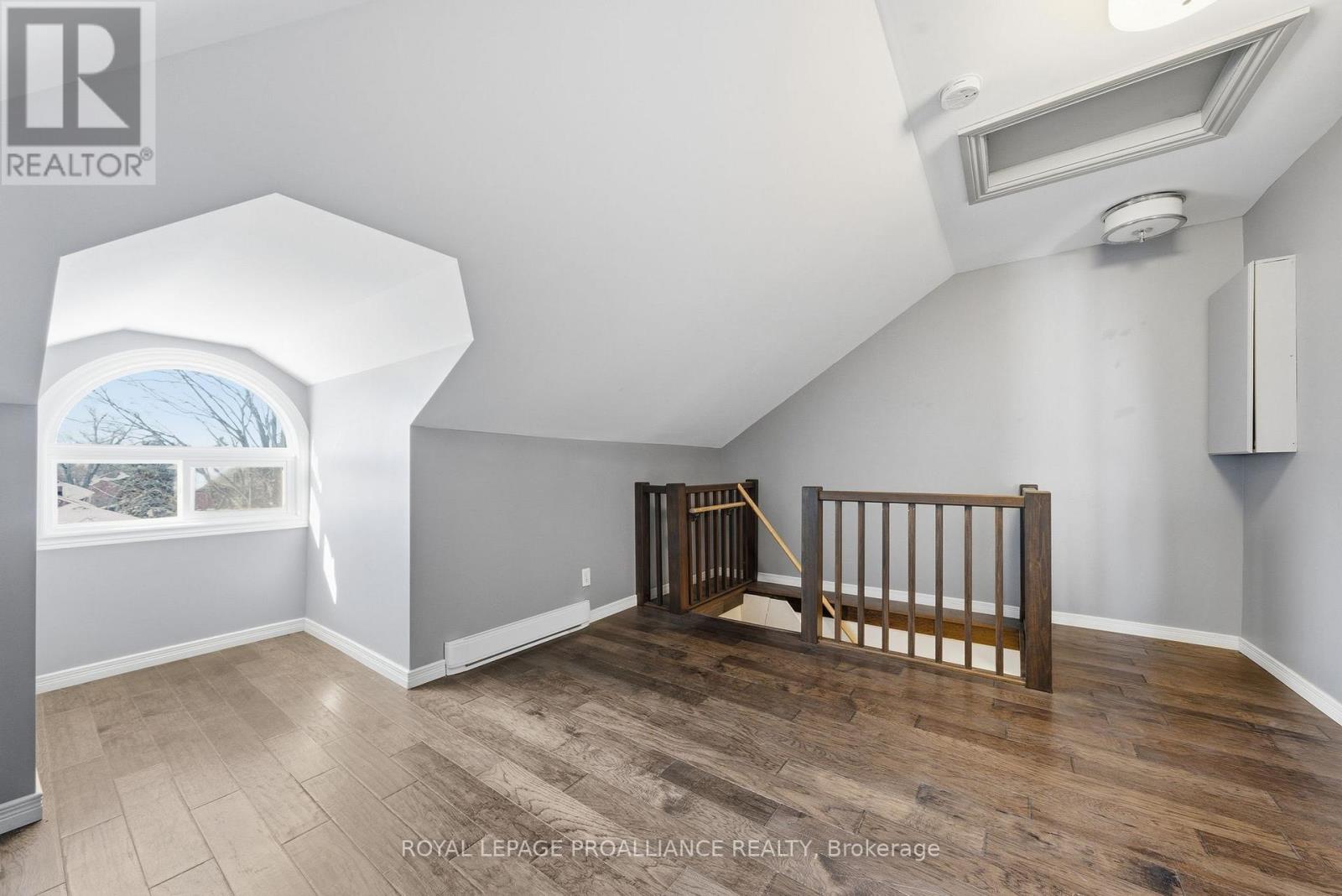 219 Charles Street, Belleville (Belleville Ward), Ontario  K8N 3M3 - Photo 36 - X12757704