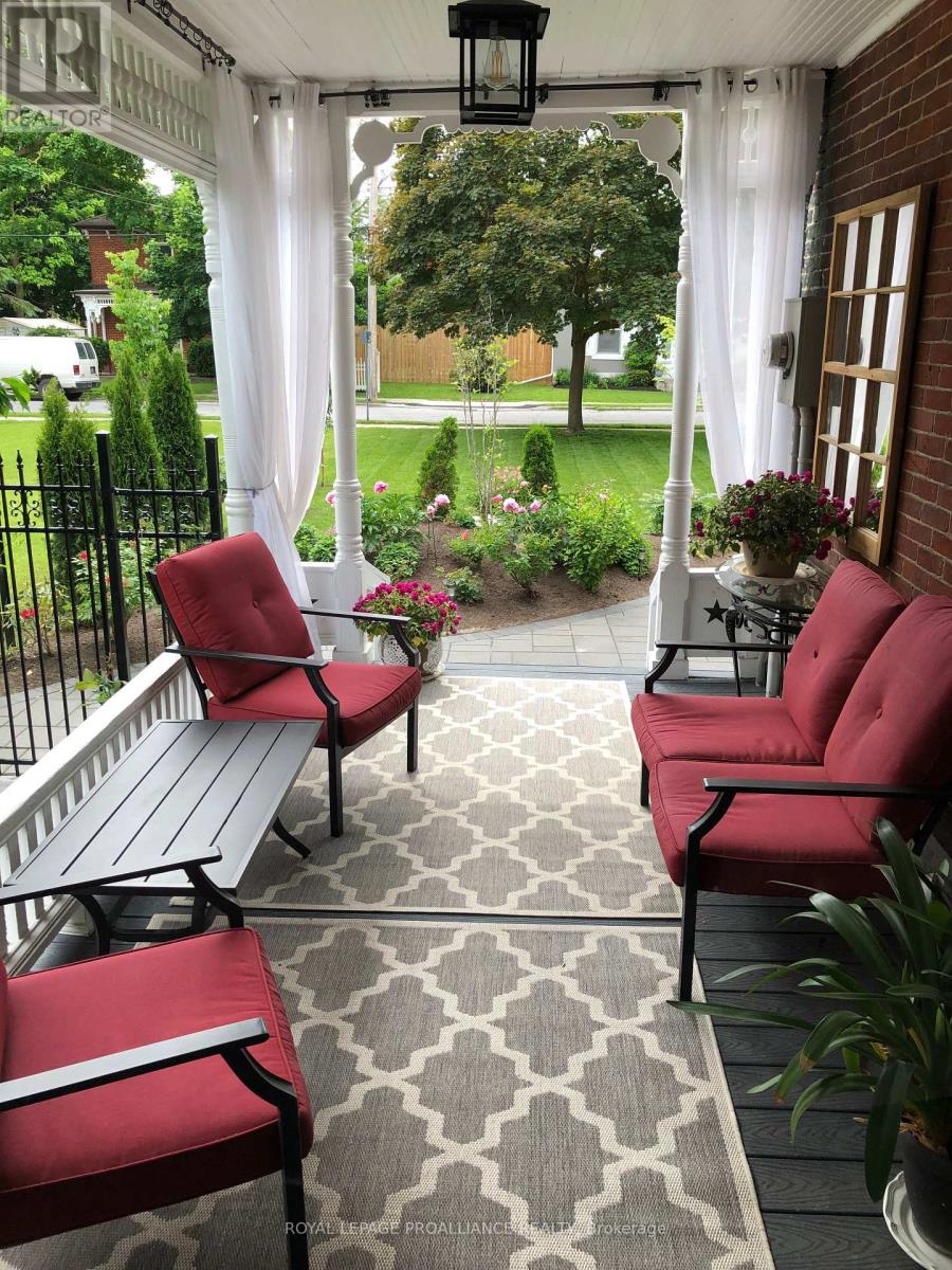 219 Charles Street, Belleville (Belleville Ward), Ontario  K8N 3M3 - Photo 6 - X12757704