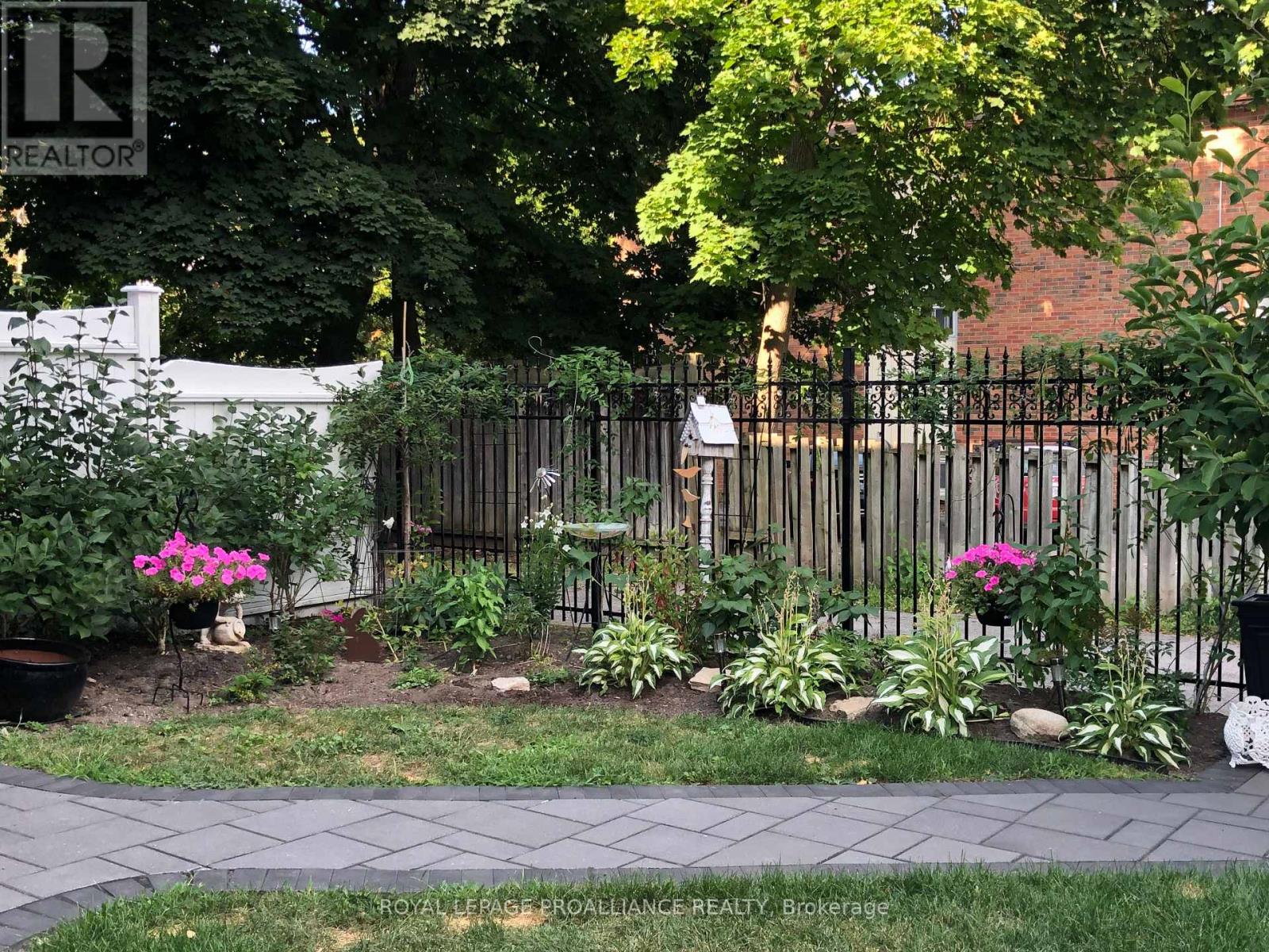 219 Charles Street, Belleville (Belleville Ward), Ontario  K8N 3M3 - Photo 13 - X12757704