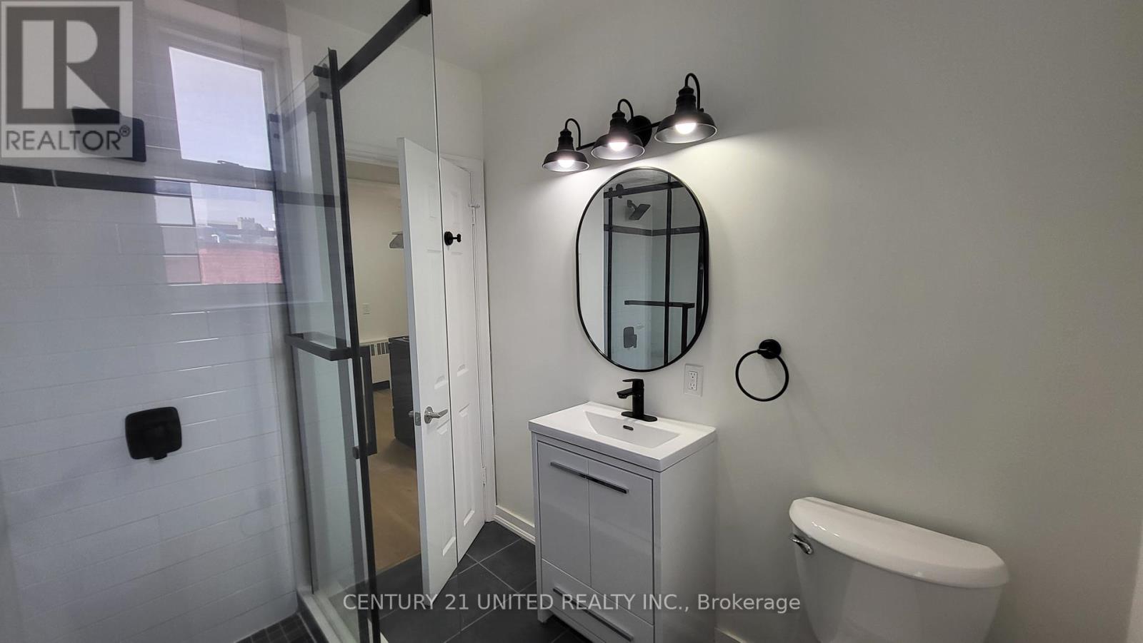 C - 409 Chambers Street, Peterborough (Town Ward 3), Ontario  K9H 3T9 - Photo 8 - X12757980