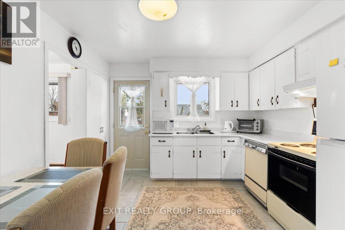 12 Chown Crescent, Belleville (Thurlow Ward), Ontario  K8P 4P9 - Photo 12 - X12758218