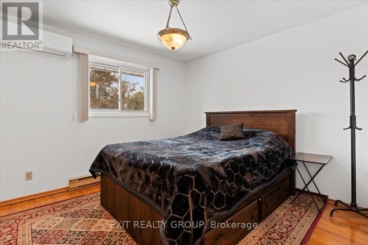 12 Chown Crescent, Belleville (Thurlow Ward), Ontario  K8P 4P9 - Photo 15 - X12758218