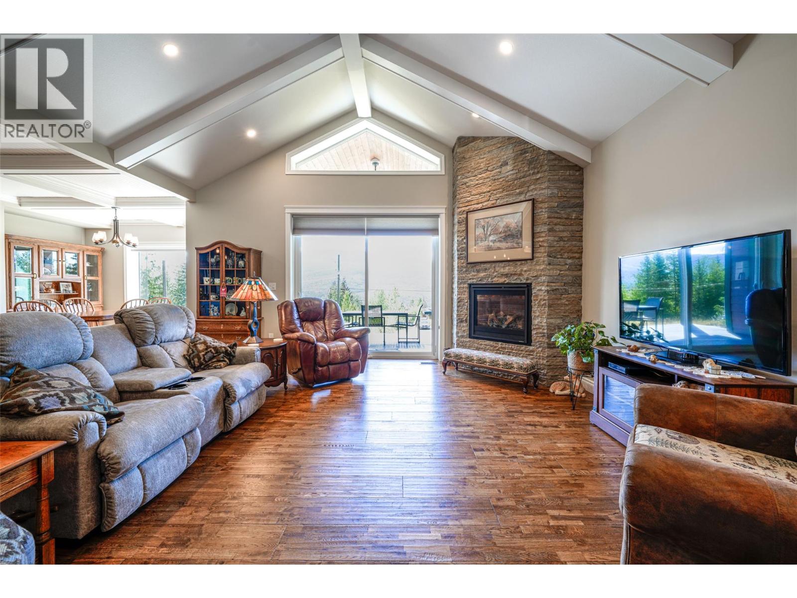 6209 Tatlow Road, Salmon Arm, British Columbia  V1E 2X7 - Photo 12 - 10374096