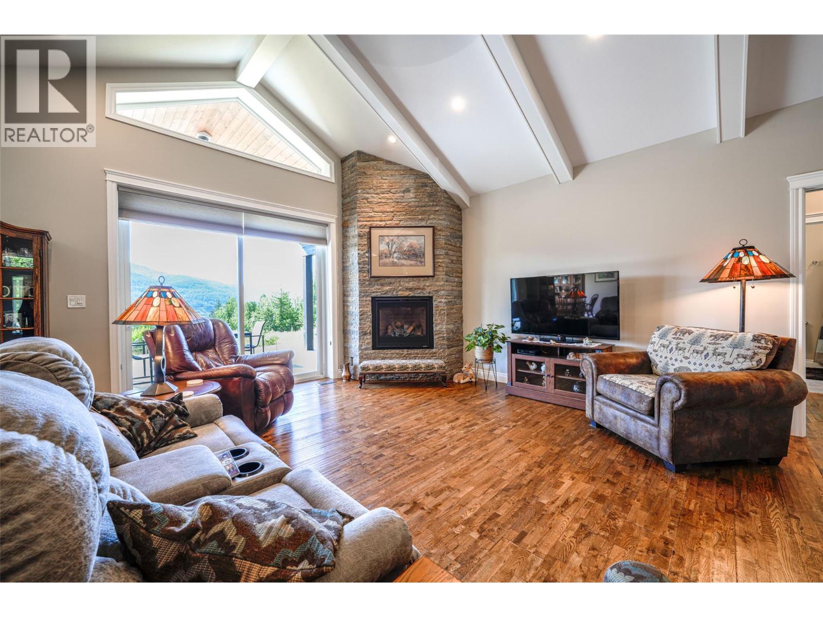 6209 Tatlow Road, Salmon Arm, British Columbia  V1E 2X7 - Photo 13 - 10374096