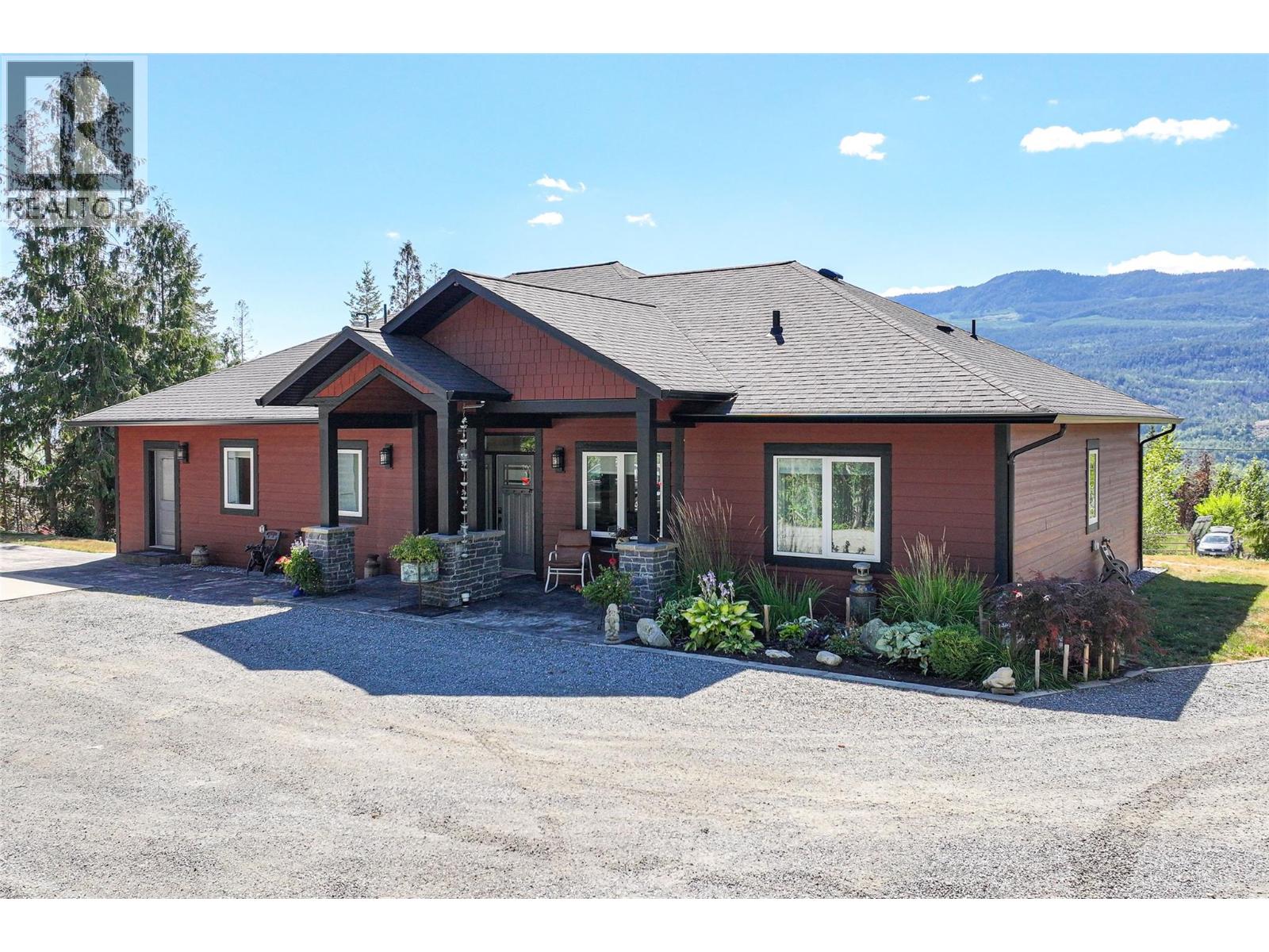 6209 Tatlow Road, Salmon Arm, British Columbia  V1E 2X7 - Photo 2 - 10374096