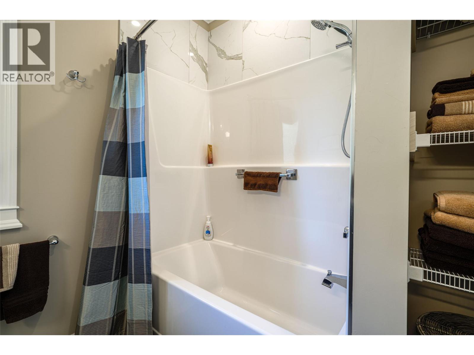 6209 Tatlow Road, Salmon Arm, British Columbia  V1E 2X7 - Photo 29 - 10374096