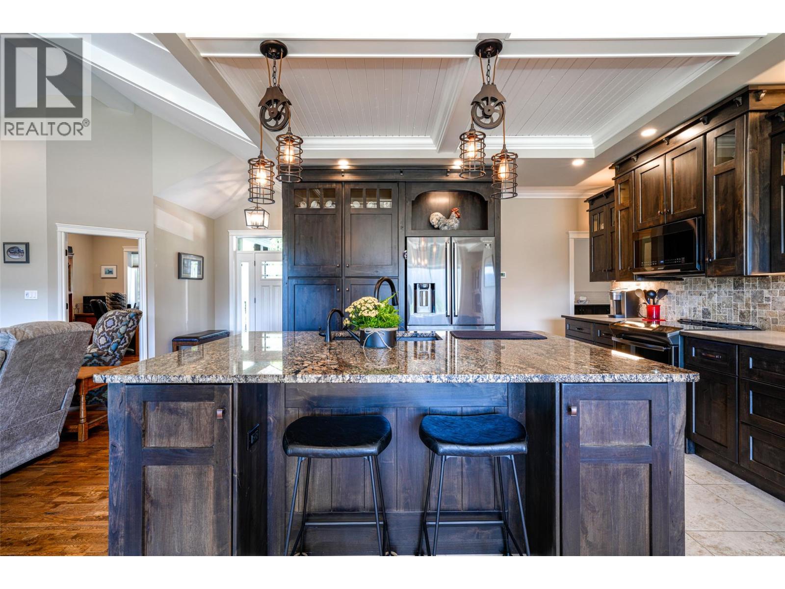 6209 Tatlow Road, Salmon Arm, British Columbia  V1E 2X7 - Photo 5 - 10374096