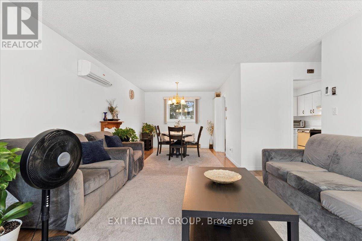 12 Chown Crescent, Belleville (Thurlow Ward), Ontario  K8P 4P9 - Photo 6 - X12758218