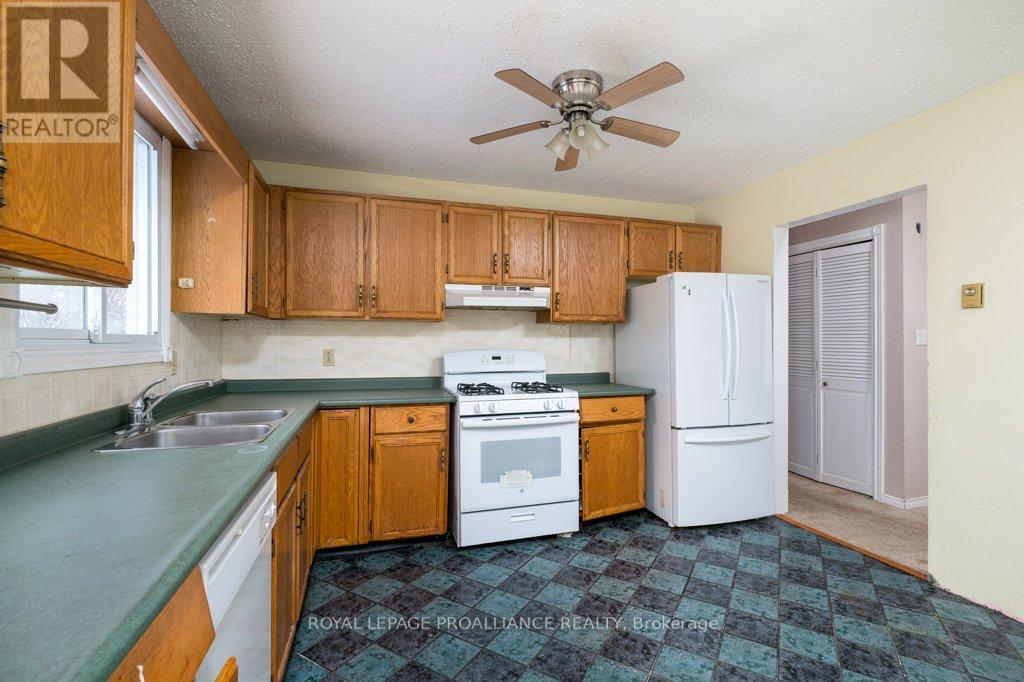 23 Ireland Drive, Quinte West (Trenton Ward), Ontario  K8V 5X4 - Photo 12 - X12758754