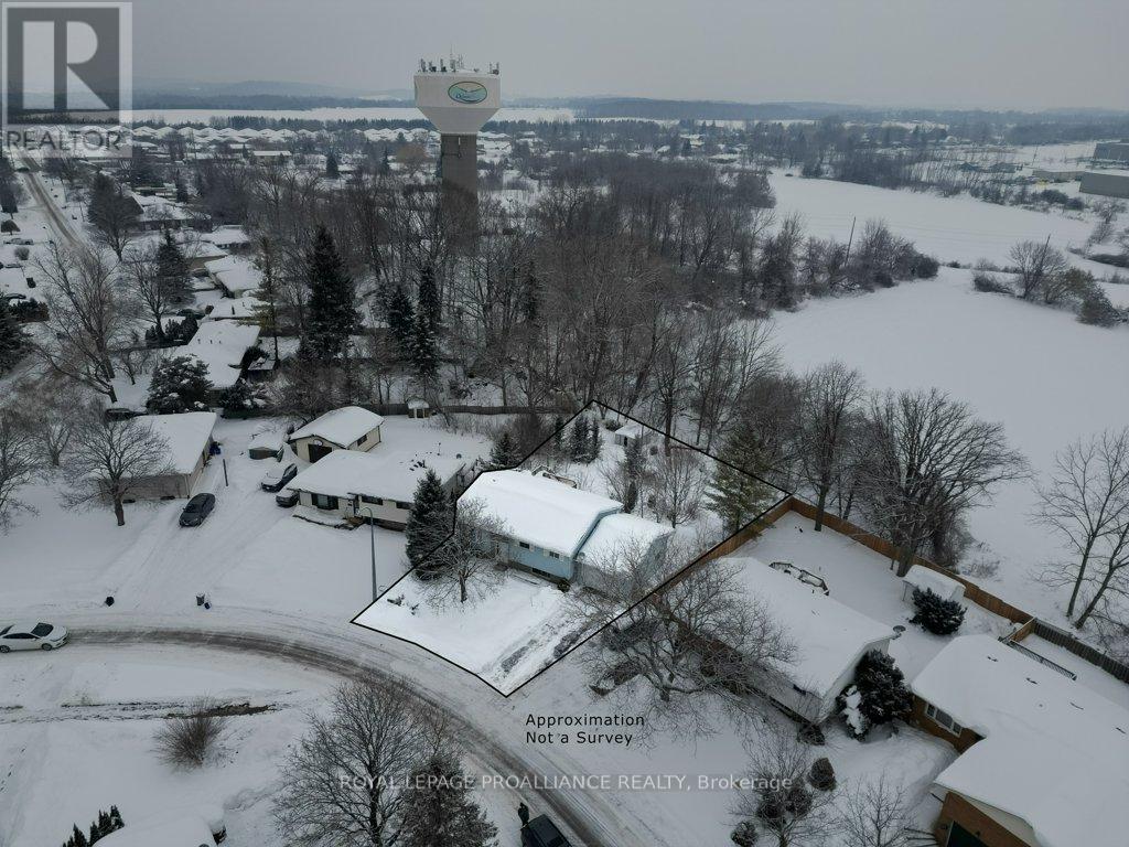 23 Ireland Drive, Quinte West (Trenton Ward), Ontario  K8V 5X4 - Photo 38 - X12758754