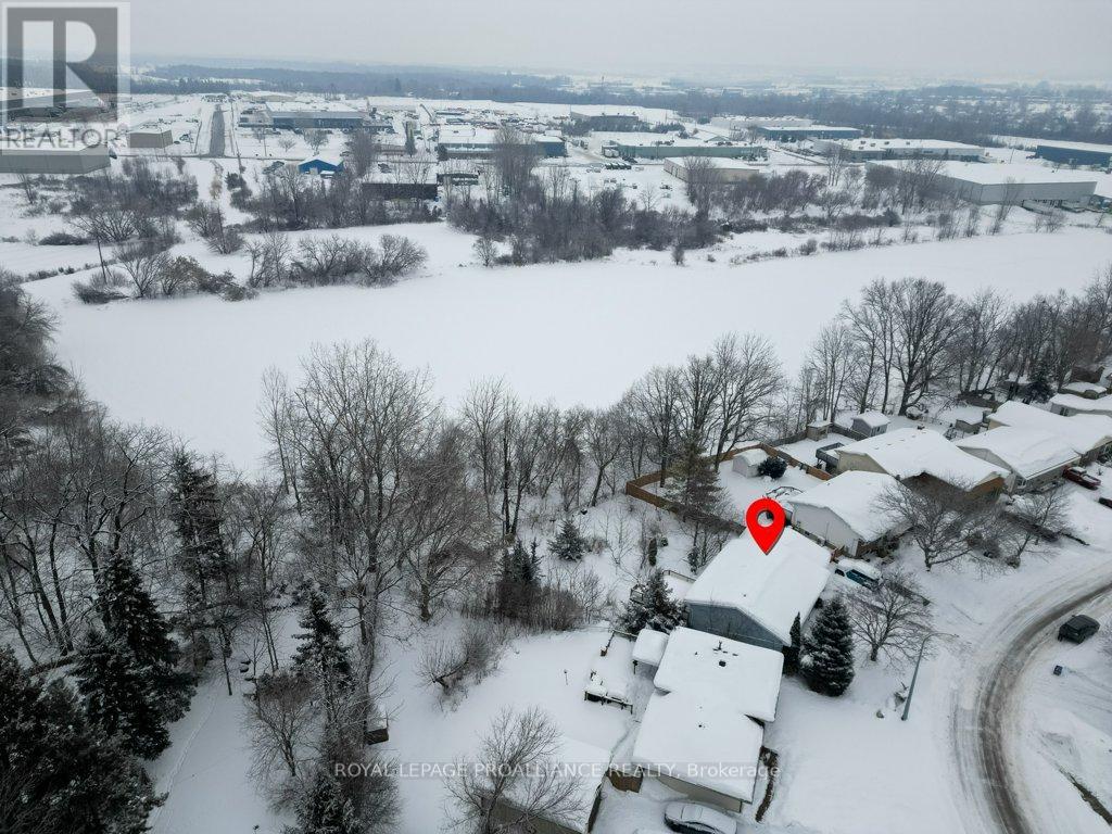 23 Ireland Drive, Quinte West (Trenton Ward), Ontario  K8V 5X4 - Photo 3 - X12758754