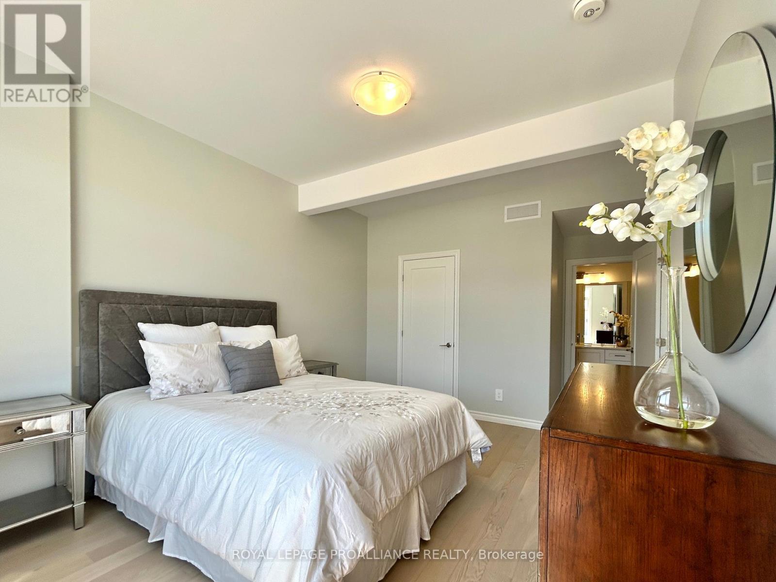 79 Athabaska Drive, Belleville (Thurlow Ward), Ontario  K8N 0T1 - Photo 5 - X12758900