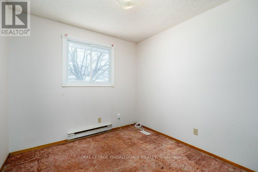 23 Ireland Drive, Quinte West (Trenton Ward), Ontario  K8V 5X4 - Photo 16 - X12758754