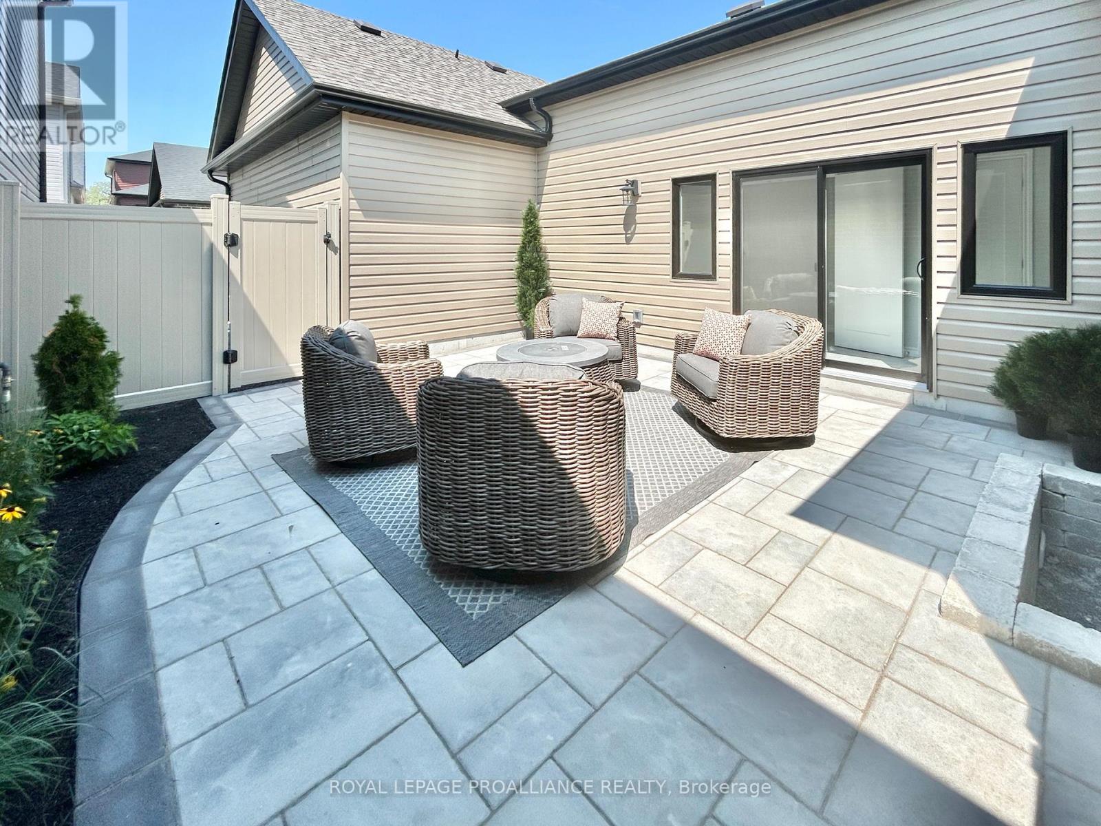 79 Athabaska Drive, Belleville (Thurlow Ward), Ontario  K8N 0T1 - Photo 15 - X12758900