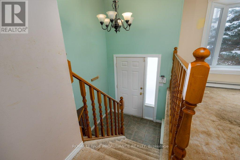 23 Ireland Drive, Quinte West (Trenton Ward), Ontario  K8V 5X4 - Photo 8 - X12758754