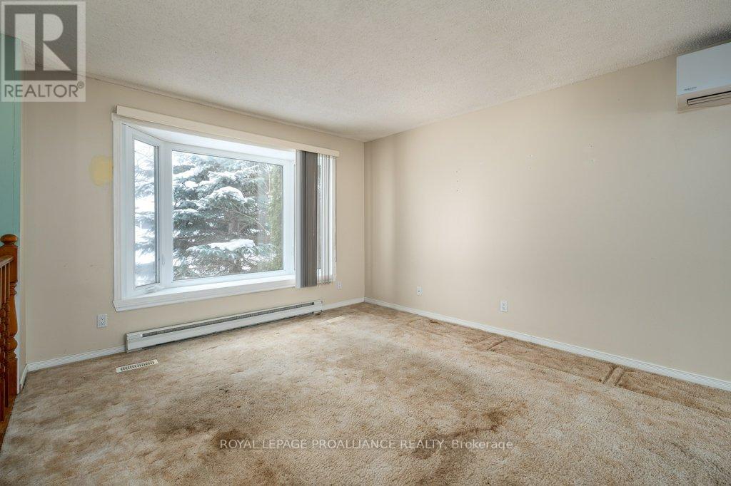 23 Ireland Drive, Quinte West (Trenton Ward), Ontario  K8V 5X4 - Photo 9 - X12758754