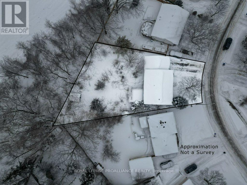 23 Ireland Drive, Quinte West (Trenton Ward), Ontario  K8V 5X4 - Photo 2 - X12758754