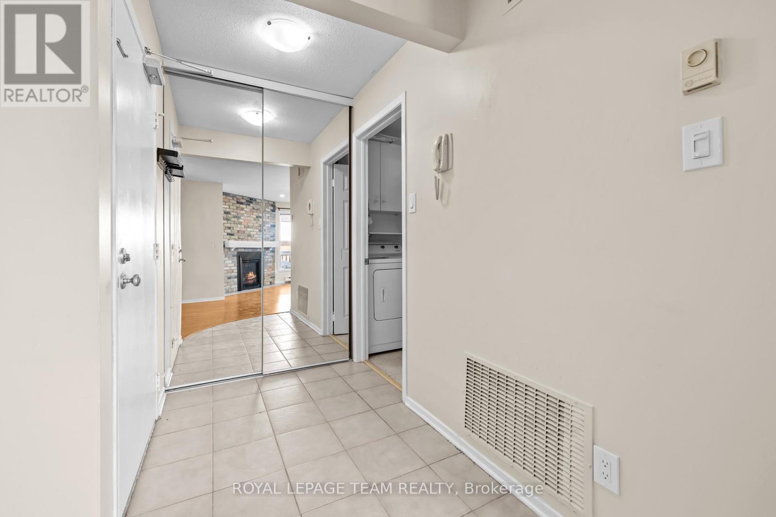 C - 7 Harness Lane, Ottawa, Ontario  K2M 1E1 - Photo 2 - X12616576