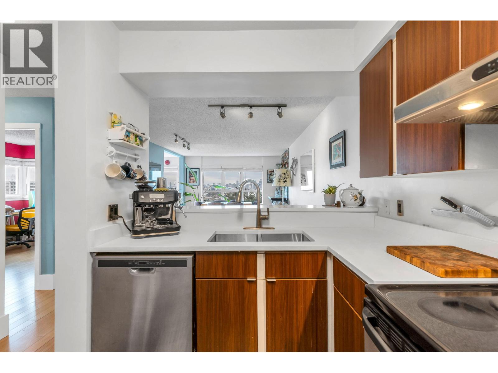 803 1833 Frances Street, Vancouver, British Columbia  V5L 1Z8 - Photo 4 - R3086643