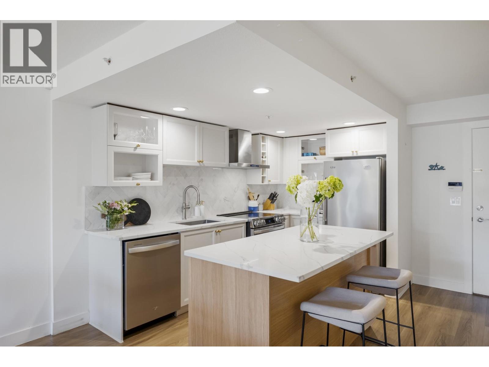 504 2137 W 10TH AVENUE, Vancouver, British Columbia