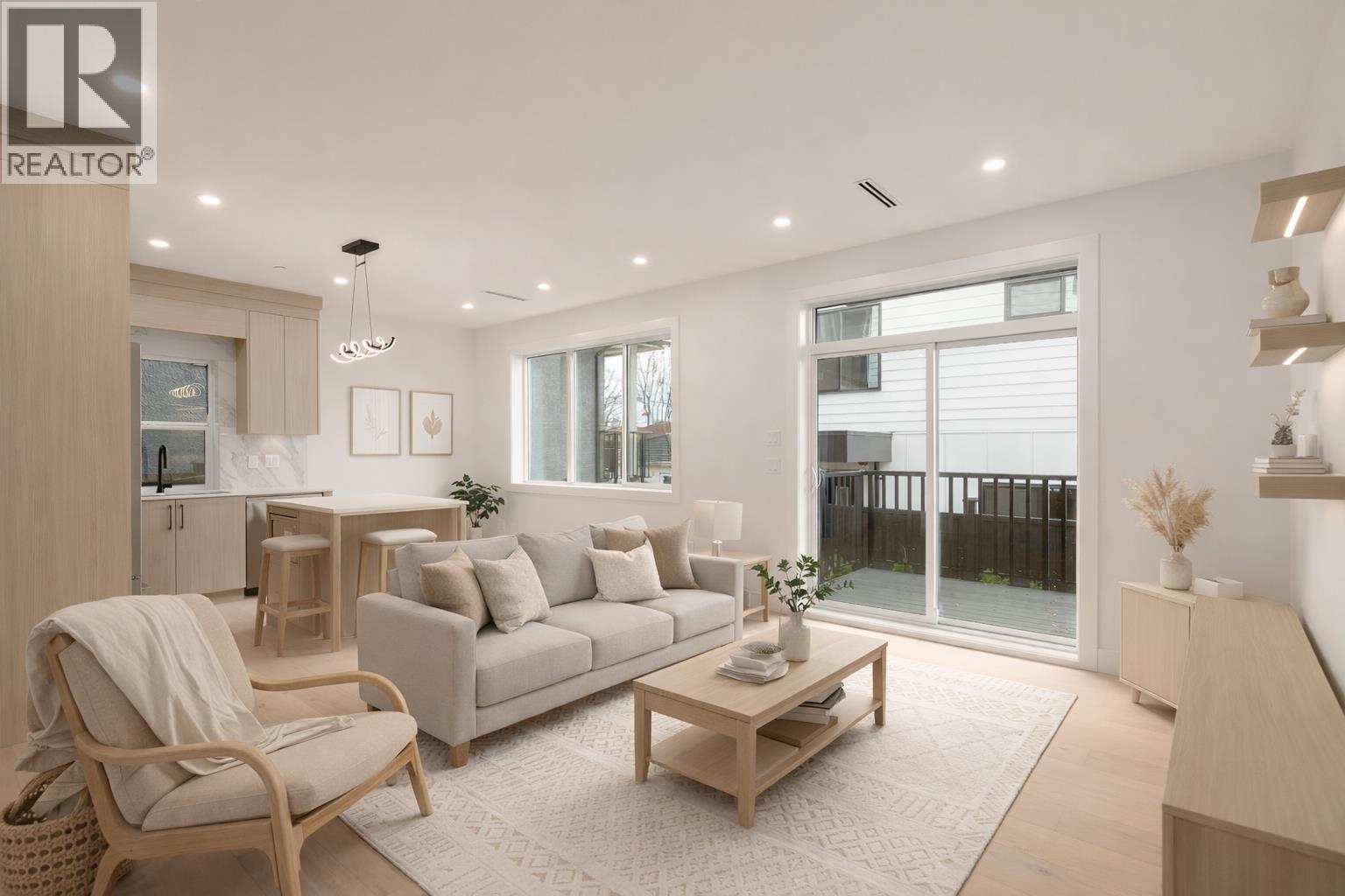 2 3508 E PENDER STREET, Vancouver, British Columbia