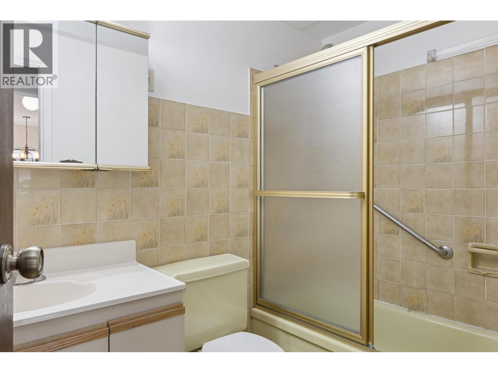 211 155 E 5th Street, North Vancouver, British Columbia  V7L 1L3 - Photo 14 - R3086654