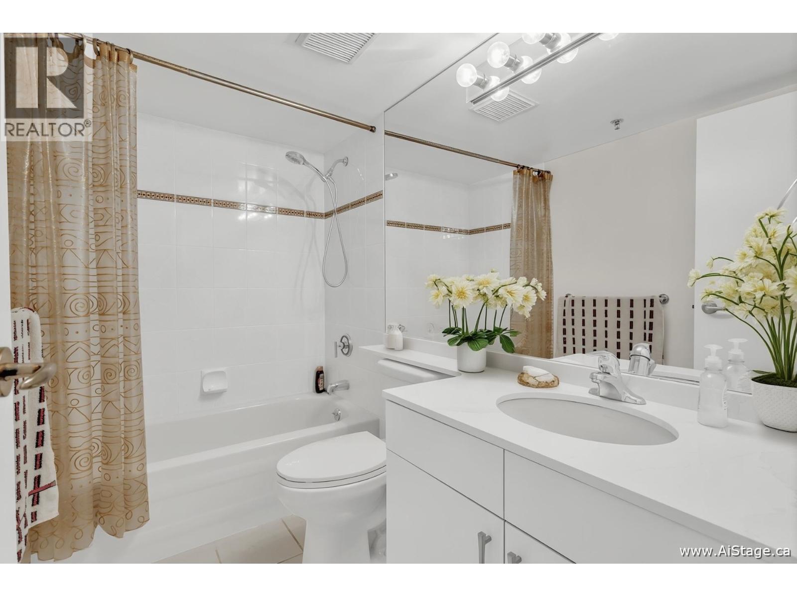 905 238 Alvin Narod Mews, Vancouver, British Columbia  V6B 5Z3 - Photo 18 - R3086673