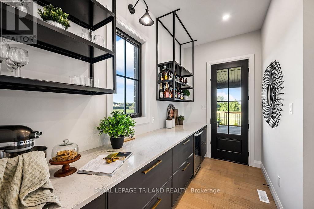 202 - 9861 Glendon Drive, Middlesex Centre, Ontario  N0L 1R0 - Photo 10 - X12759244