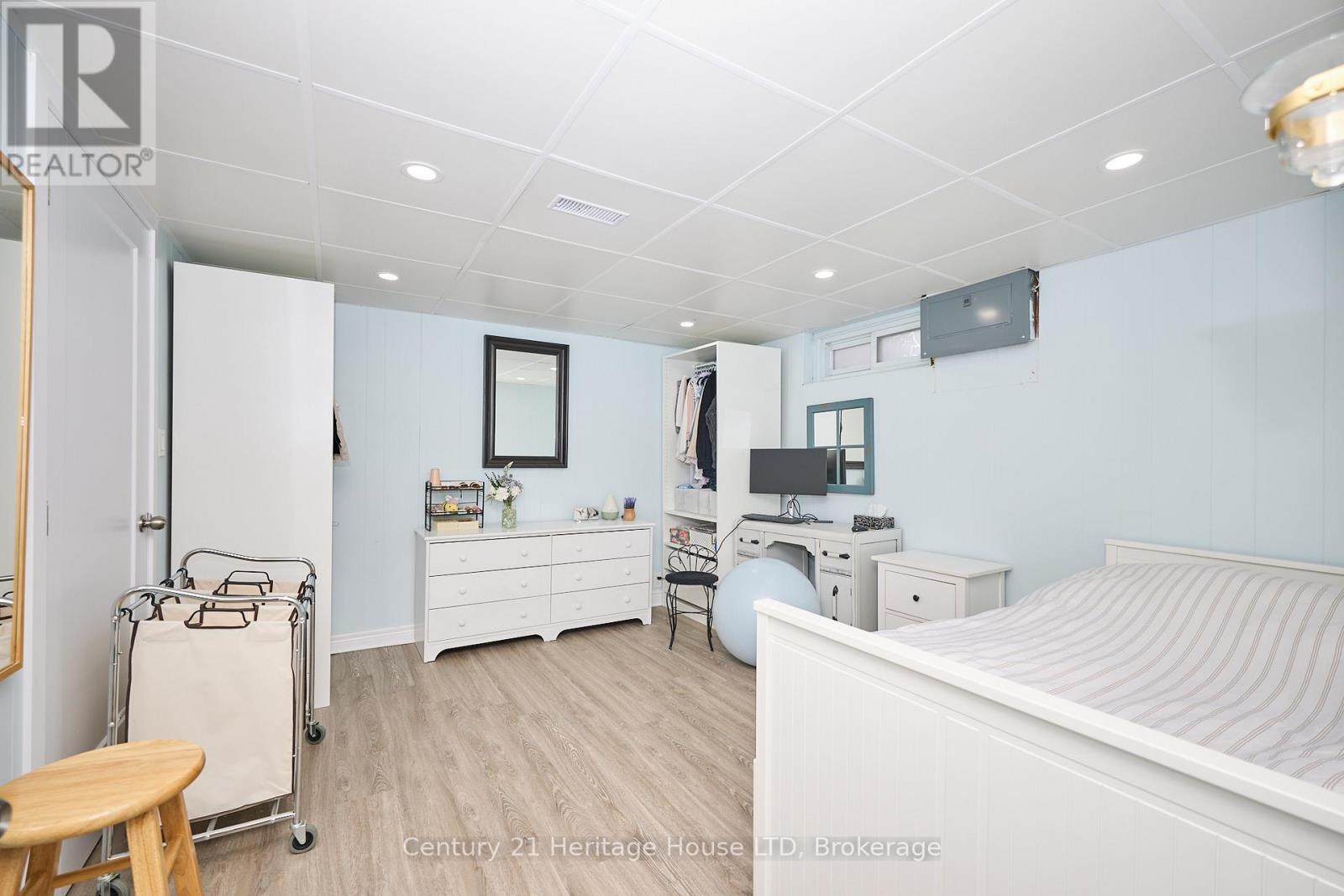 6887 Fairlawn Crescent, Niagara Falls, Ontario  L2G 5B1 - Photo 20 - X12614056