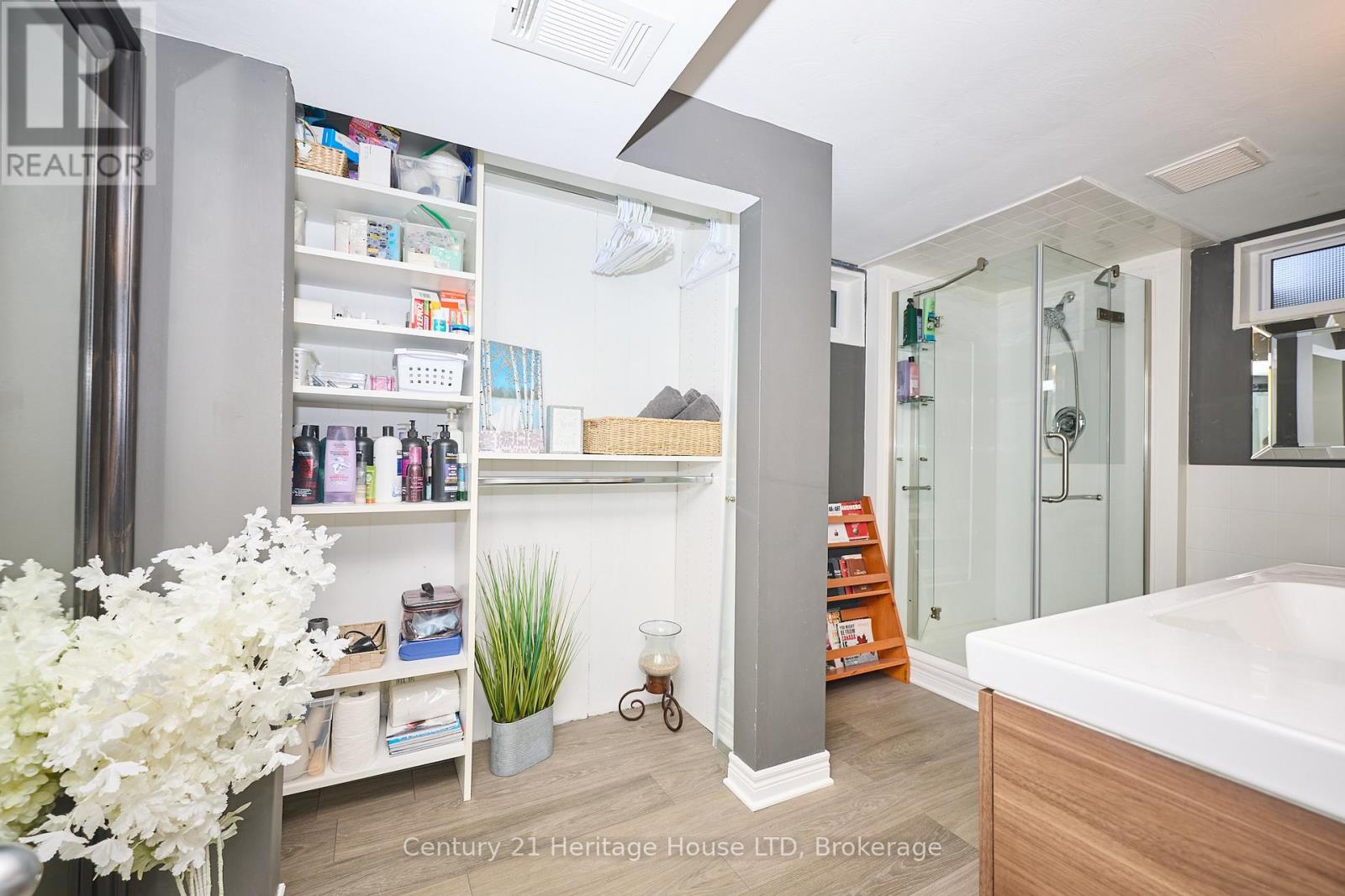 6887 Fairlawn Crescent, Niagara Falls, Ontario  L2G 5B1 - Photo 22 - X12614056