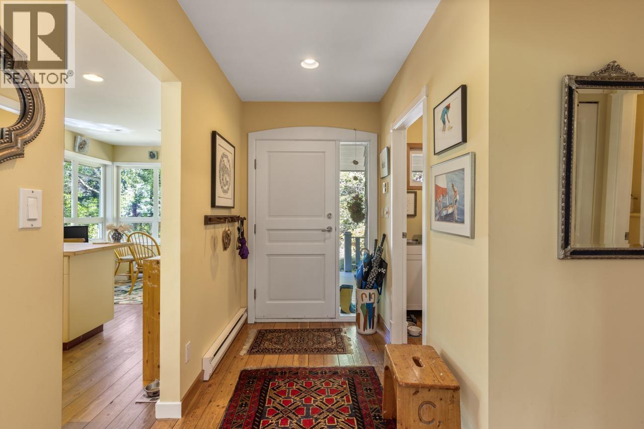 576 Cates Hill Road, Bowen Island, British Columbia  V0N 1G2 - Photo 8 - R3086662